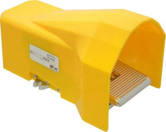 ARO/Ingersoll-Rand - 1/4" NPT Foot Actuated Mechanical Air Valve - Foot Control, 0.7 CV Rate - Industrial Tool & Supply
