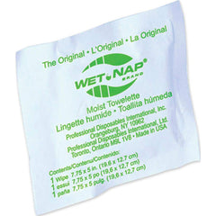 Hand Cleaning Wipes: Pack, White