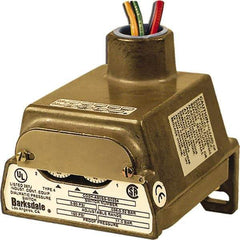 Barksdale - 0.4 to 18 psi Adjustable Range, 60 Max psi, Diaphragm Pressure Switch - 1/4 NPT Female, 18in Free Leads, SPDT Contact, 304SS Wetted Parts, 0.5% Repeatability - Industrial Tool & Supply
