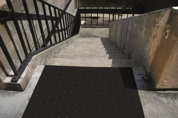 UltraTech - 5 Ft. Long x 2 Ft. Wide, Urethane Surface, Molded Bubble Entrance Matting - Outdoor, Heavy Traffic, Urethane, Black - Industrial Tool & Supply