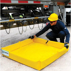 UltraTech - 75 Gal 18 oz PVC Containment Berm, Mini-Foam Wall - 1/2' High x 6' Wide x 4" Long - Industrial Tool & Supply