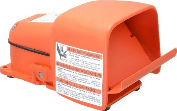 LINEMASTER - 1 Treadle, 20 Amp, 1 hp, Momentary (MO), SPDT, Electric Foot Switch - 13, 2 & 4 NEMA Rated, IP56, Cast Iron, 231.77mm Long x 152.4mm Wide x 134.92mm High - Industrial Tool & Supply