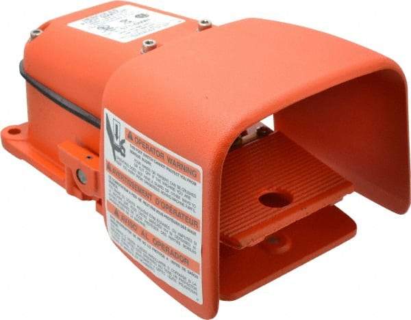 LINEMASTER - 1 Treadle, 20 Amp, 1 hp, Maintained (MA), SPDT, Electric Foot Switch - 13, 2 & 4 NEMA Rated, IP56, Cast Iron, 9" Long x 5.88" Wide x 4-1/2" High - Industrial Tool & Supply