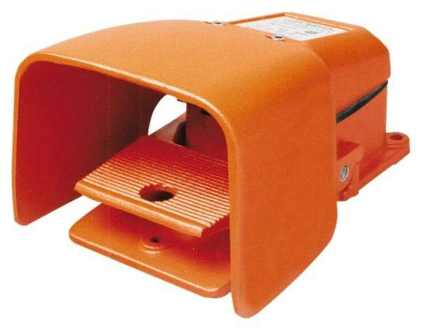 LINEMASTER - 1 Treadle, 20 Amp, 1 hp, Maintained (MA), DPDT, Electric Foot Switch - 13, 2 & 4 NEMA Rated, IP56, Cast Iron, 9" Long x 5.88" Wide x 4-1/2" High - Industrial Tool & Supply
