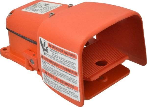 LINEMASTER - 1 Treadle, 20 Amp, 1 hp, Momentary (MO), SPDT, Electric Foot Switch - 13, 2 & 4 NEMA Rated, IP56, Cast Iron, 9" Long x 5.88" Wide x 4-1/2" High - Industrial Tool & Supply