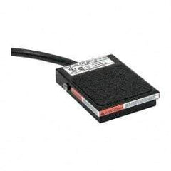 LINEMASTER - 1 Treadle, 15 Amp, 1/2 hp, Momentary (MO), SPDT, Electric Foot Switch - 1 NEMA Rated, IP20, Steel, 3-1/2" Long x 2.63" Wide x 1" High - Industrial Tool & Supply