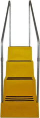 Diversified Plastics - 4 Steps, 6' 1-1/2"' High, Polypropylene Step Stand - 500 Lb Load Capacity, 22" Base Width - Industrial Tool & Supply