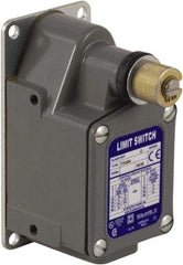 Square D - SPDT, NC/NO, 600 VAC, Screw Terminal, Rotary Head Actuator, General Purpose Limit Switch - 1, 2, 4, 12, 13 NEMA Rating, IP65, IP66, IP67 IPR Rating - Industrial Tool & Supply