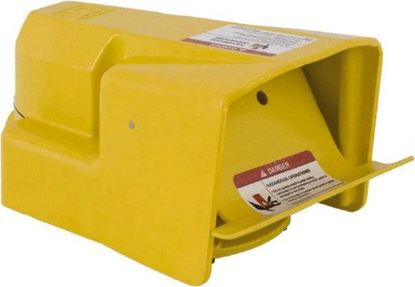 Square D - 1 Treadle, 5 Amp, Momentary (MO), SPDT, Electric Foot Switch - 13, 2 & 4 NEMA Rated, 11-1/2" Long x 6.8" Wide x 6-1/2" High - Industrial Tool & Supply