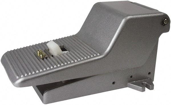 PRO-SOURCE - 1/4" NPT Manual Mechanical Valve - 3 Way, 2 Position, Foot Pedal/Manual, 0.65 CV Rate & 127.98 Max psi - Industrial Tool & Supply